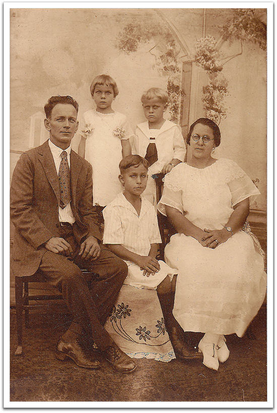 Nick Huff and family in Cuba in the 1920s. Back: Doris, Norman;  Front: Nick, Clarence, Nick’s wife Lina.