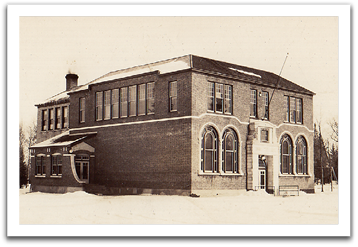 Gonvick High School in the mid-1930s, attended  by Leona and Helen Reitter for four years each.