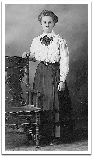 Minnie Reitter Gaub, George's sister, born in 1890.