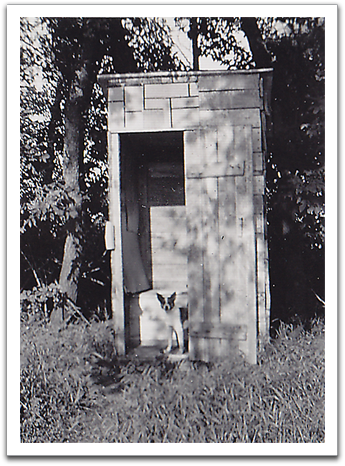 Oscar and Helen's cozy little privy, where Oscar spent many a contemplative moment.