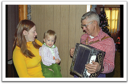 Oscar serenading Jill & Kirsten, December 1978, Oklee.