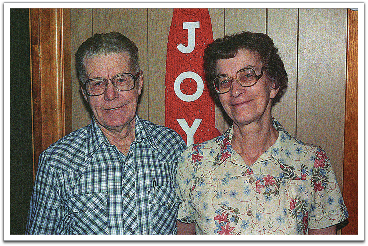 Oscar & Helen, December 1987, their house, Oklee.
